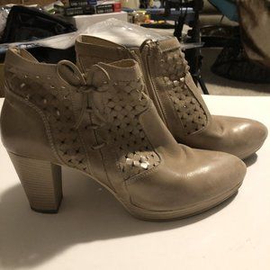 Nero Giardini Leather Ankle Boots Size 8.5/39EU Beige Side Zipped 3” Heel